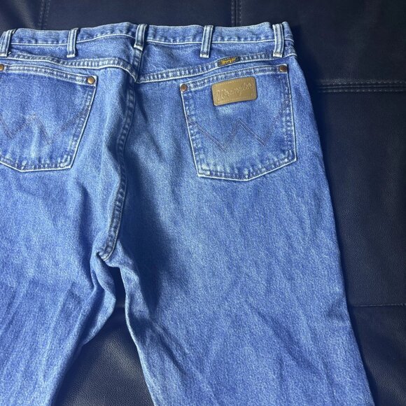 Wrangler Men's Straight Leg Jeans Blue Denim Relaxed Fit Rugged Wear 38x32 - Picture 11 of 16